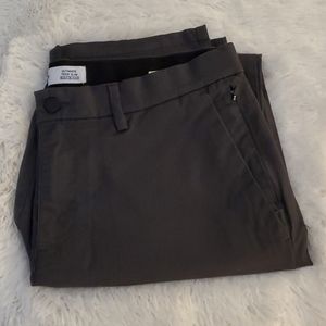 Old Navy tech slim athletic/dress pant